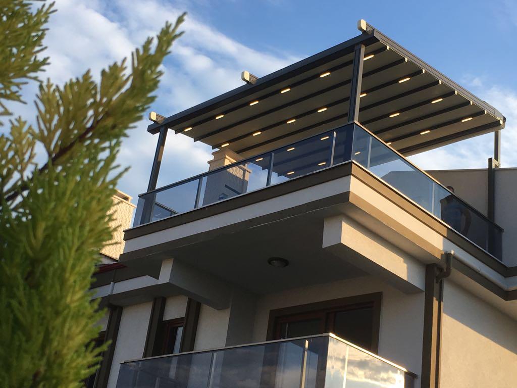 İzmir’in Tarihi Mekanlarında Modern Dokunuş: İnce Tente ile Estetik ve Fonksiyonun Buluşması